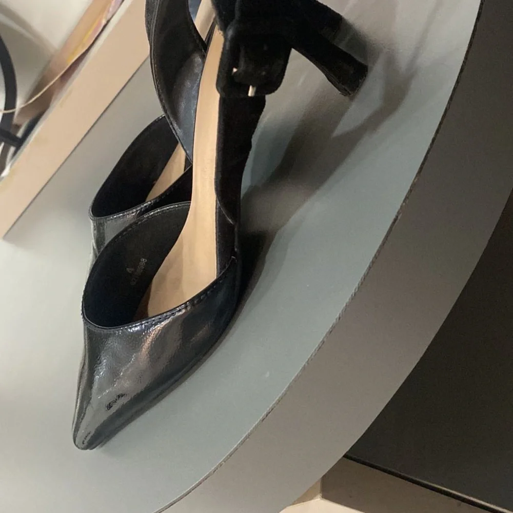 Marks n sponsor heels - Picture 2 of 3